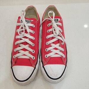 Converse All Star – Unisex  Women’s 10 / Men’s 8